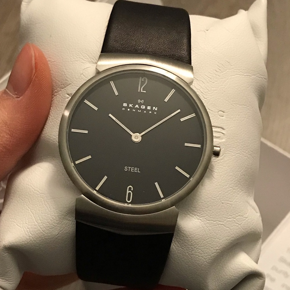 Skagen Black Leather Mens Watch + Cufflinks NWT